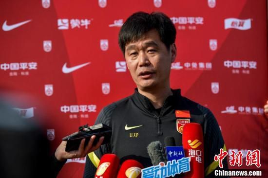 关键是欧盟法院将于12月21日作出的裁决，参与新欧超的球队希望该裁决能够建立一个过渡性保障框架，以及另一个未来能让其他球队参加新欧超的框架，能够在不影响本国联赛和杯赛的情况下参加欧超。